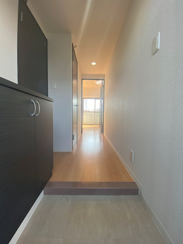 プランドール綾 玄関