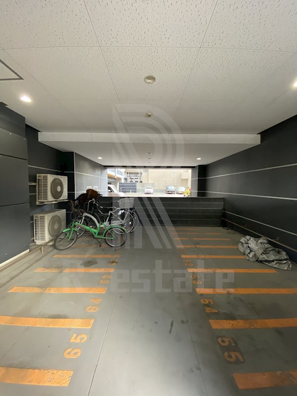 No.102CLUBORIENT 駐車場