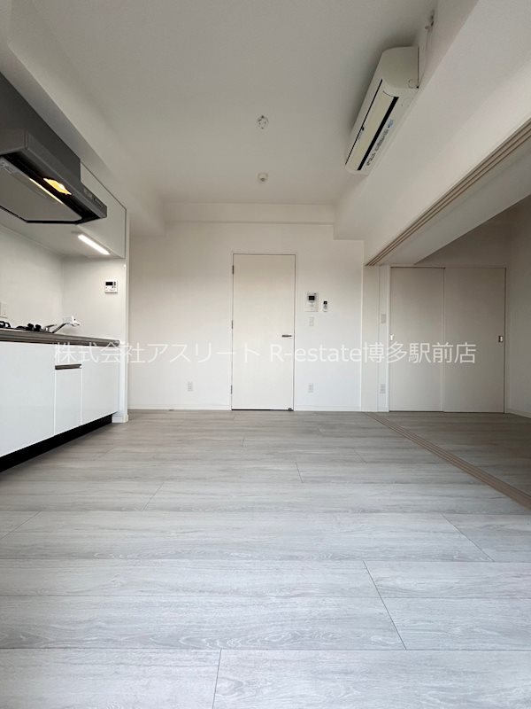 サヴォイラルカンジュ リビング