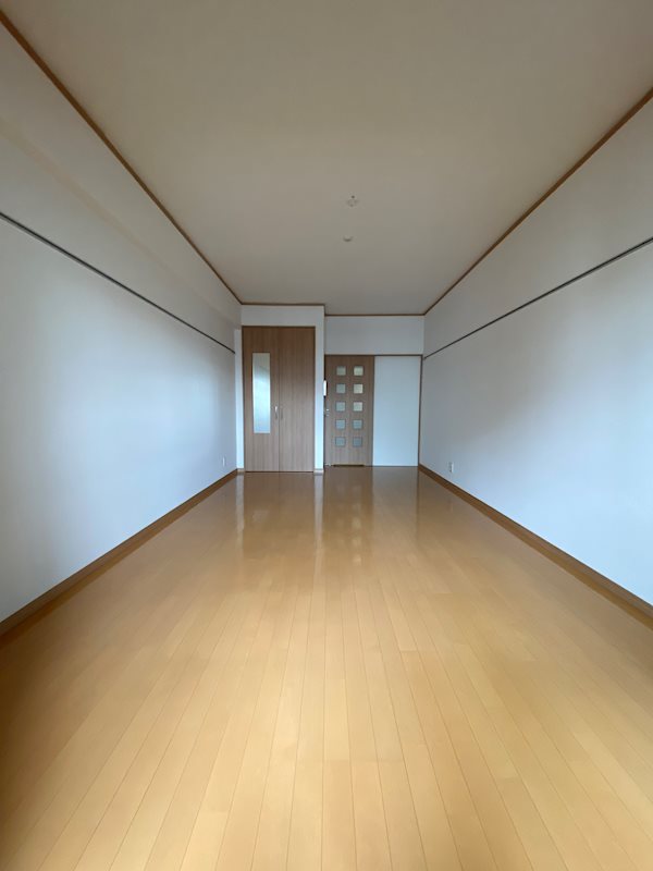 ロイヤルリバービュー143 リビング