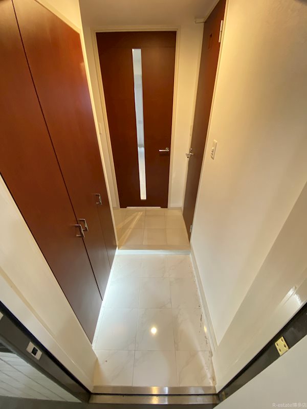 ヴィラ博丈下川端 玄関