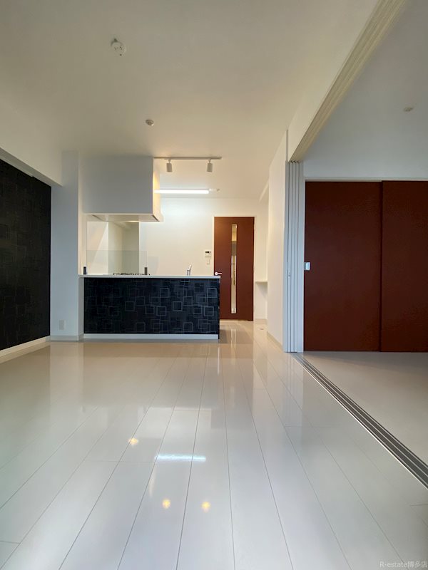 ヴィラ博丈下川端 リビング