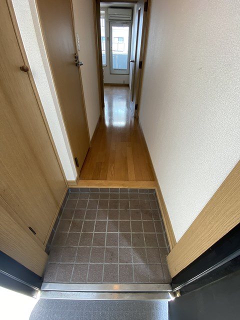 エステートモア赤坂 玄関