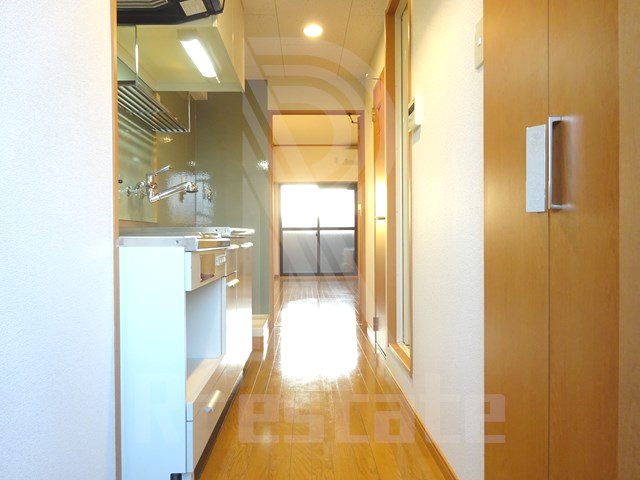 ロイヤル日赤通80 玄関