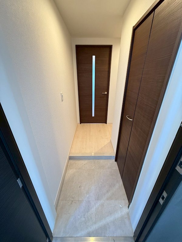 CINQ　IWASE　BLD 玄関