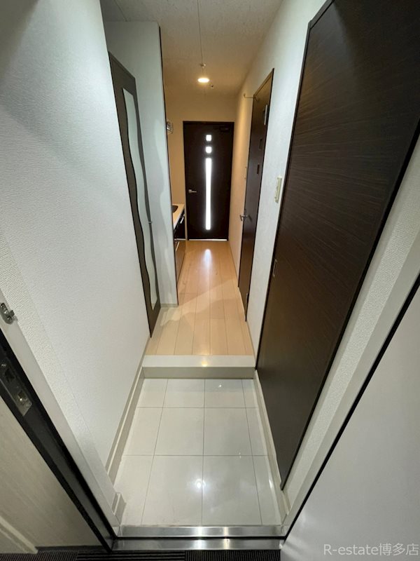 クラブオリエントNo72ハーバーイーストタワー 玄関