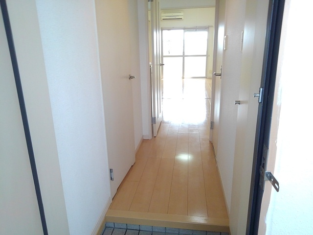 アベンシス・ＲＣ 玄関