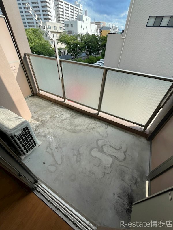 ニューガイアリルーム九大病院前 ベランダ