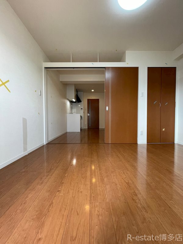 ニューガイアリルーム九大病院前 リビング