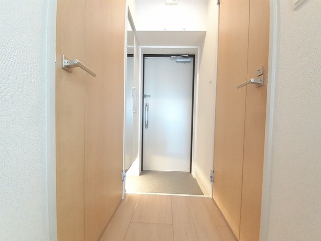 グランドクリーンヒット松田 玄関