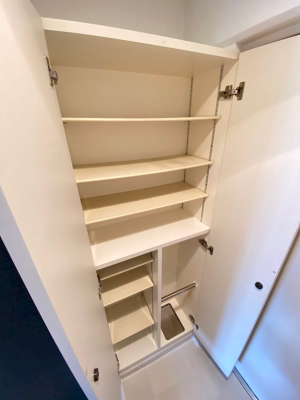 CLUBORIENTBLDNo.82EMPRESS 玄関