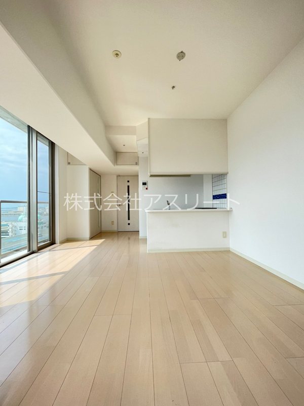 クラブオリエントNo72ハーバーイーストタワー リビング