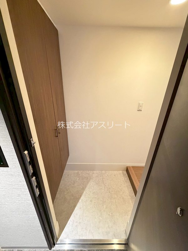 RJRプレシア天神サウス 玄関