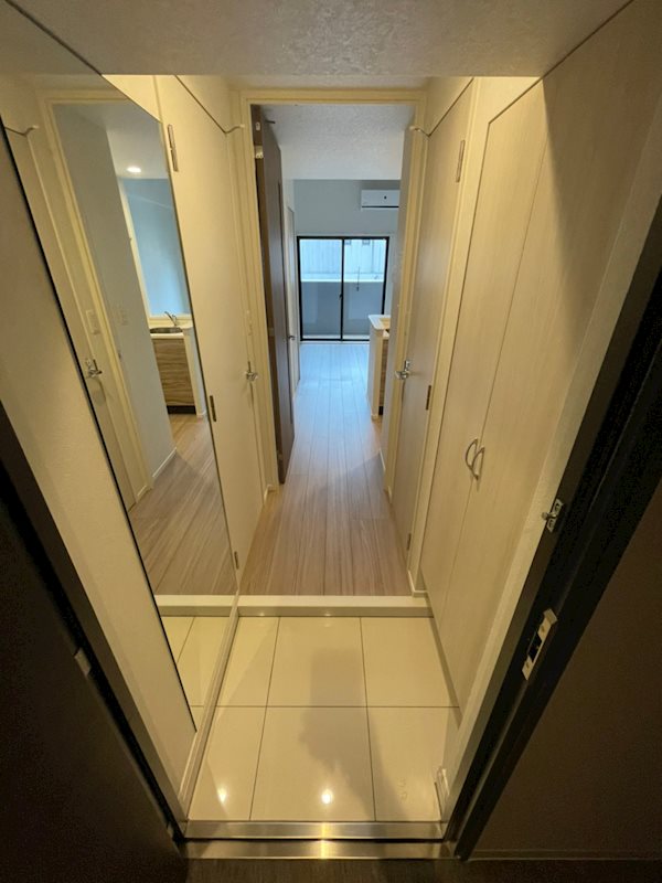 エンクレスト天神LARK 玄関