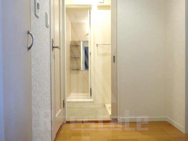 ラフィネス薬院イーストタワー 玄関