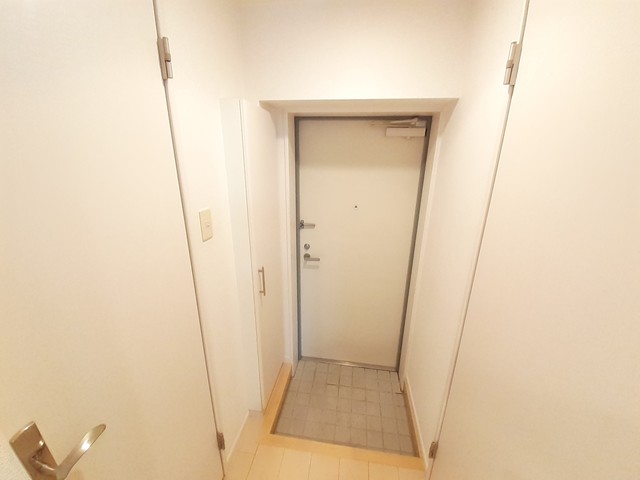 マルワ・シャルマンⅢ 玄関