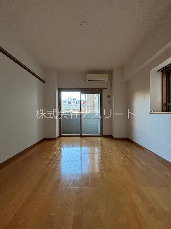 ピュアドーム箱崎アートリア リビング