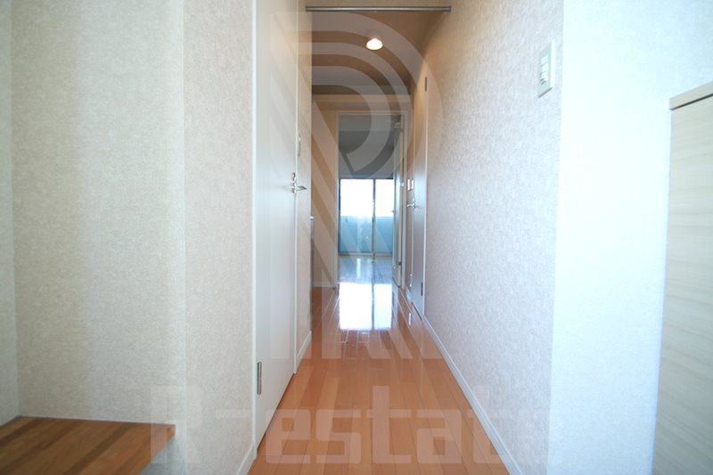 アレクサスラストラーダ 玄関