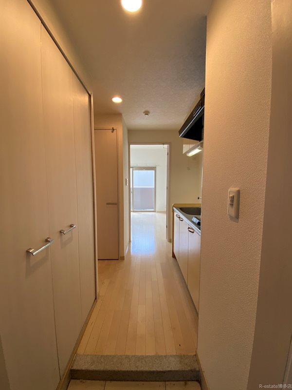 ピュアドームラシュールイン博多 玄関