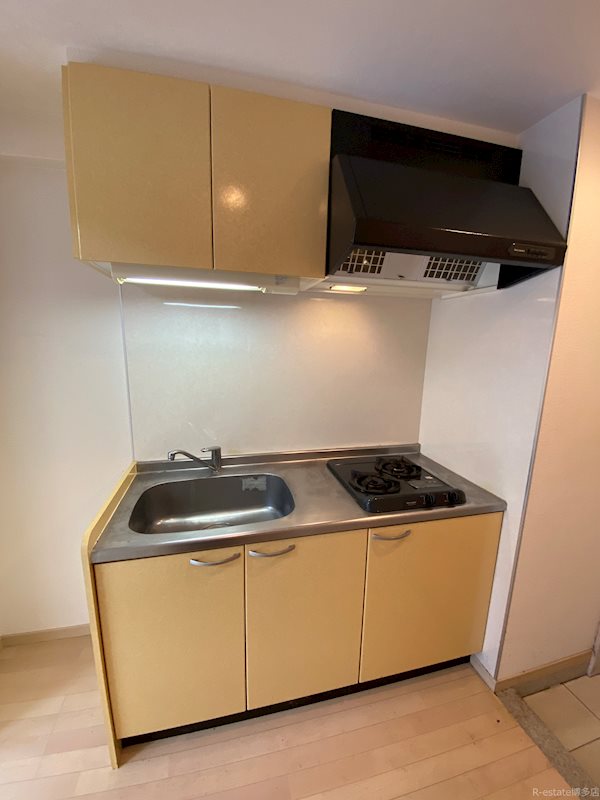 ピュアドームラシュールイン博多 キッチン