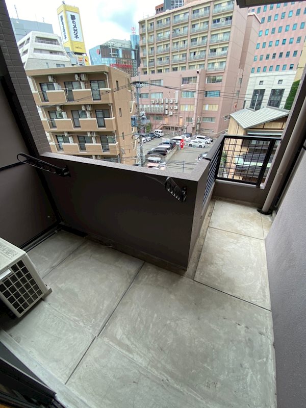 ピュアドームアクシアル天神 ベランダ