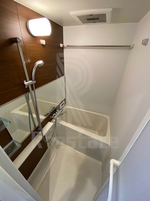 サヴォイコートオブアームズ 風呂画像