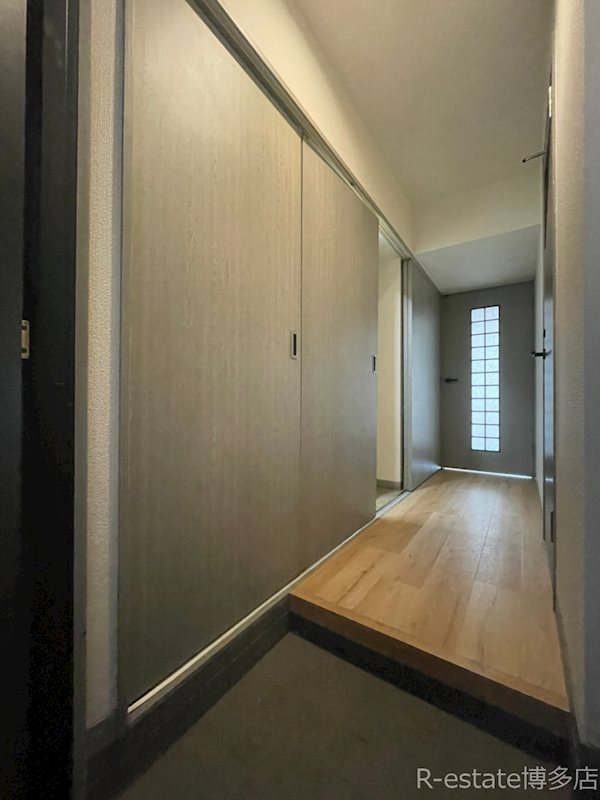 エステートモア博多2 玄関