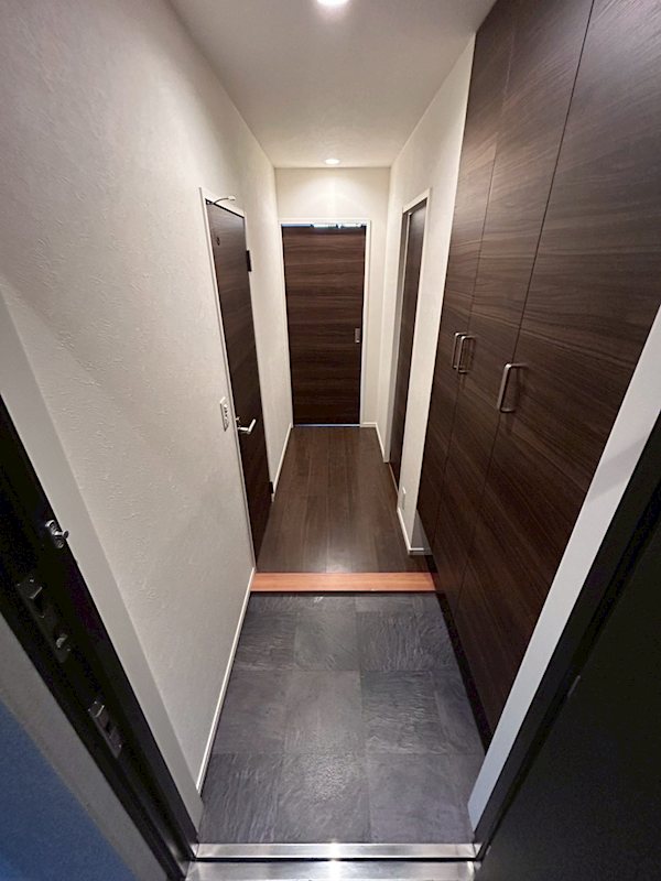 ワンパセオ 玄関