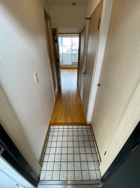 エステートモア大名 玄関