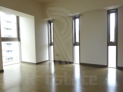 ダイナコート千代県庁口 リビング