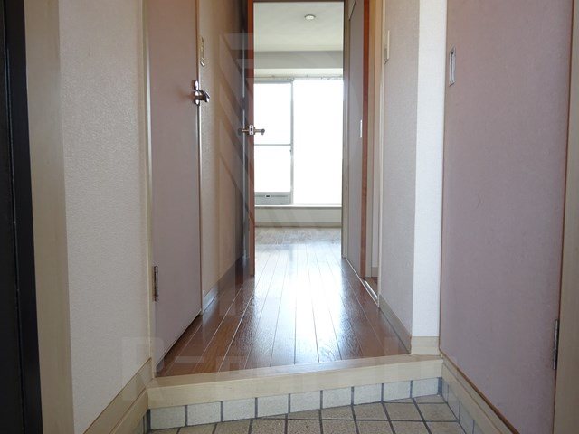 エステートモア平尾駅前通り 玄関