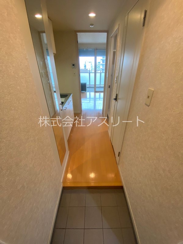 サヴォイテンジンクォーター 玄関