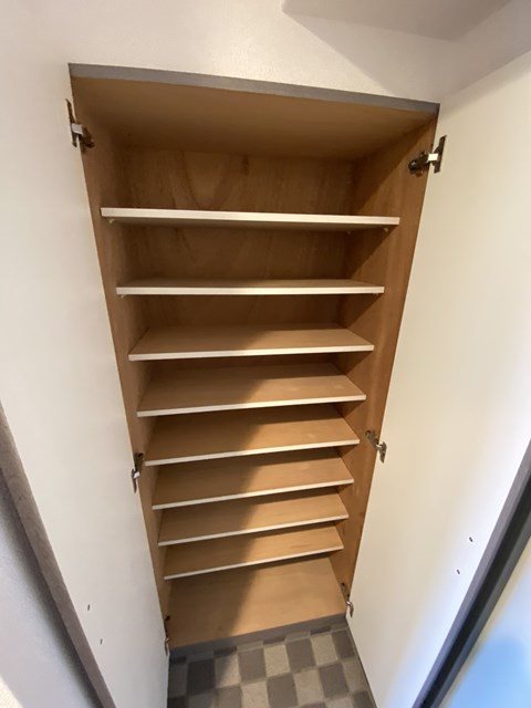 ロイヤル天神東104 玄関