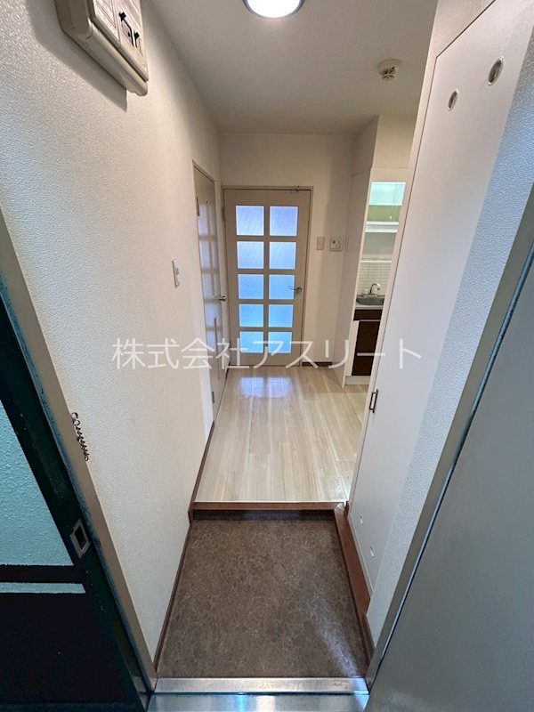 天神南ロイヤルハイツ 玄関