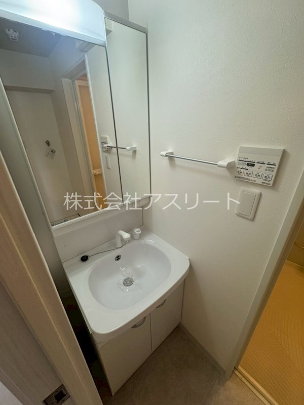 MODERN ASPIRATION THE HAKATA EKIMAE その他4