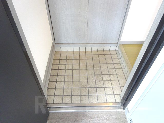 エステートモア高宮ペール 玄関