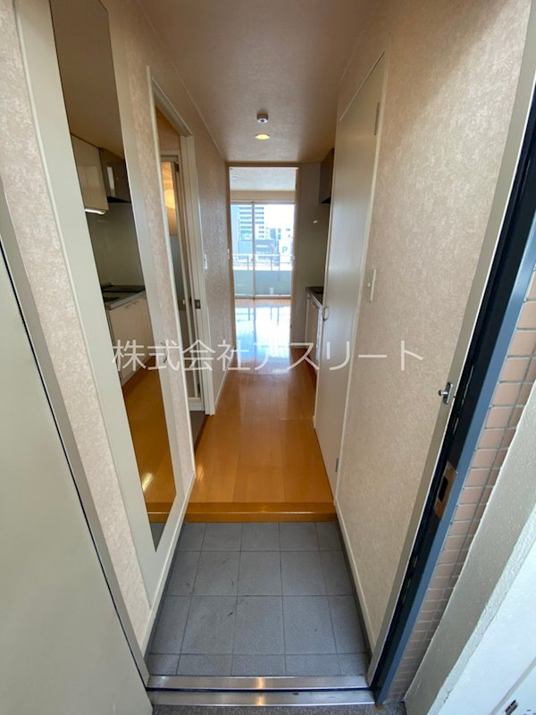 サヴォイテンジンクォーター 玄関