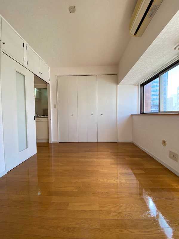 クレタ県庁前 リビング