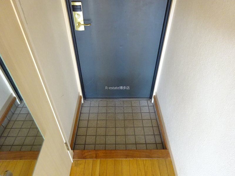 エステートモア西公園 玄関