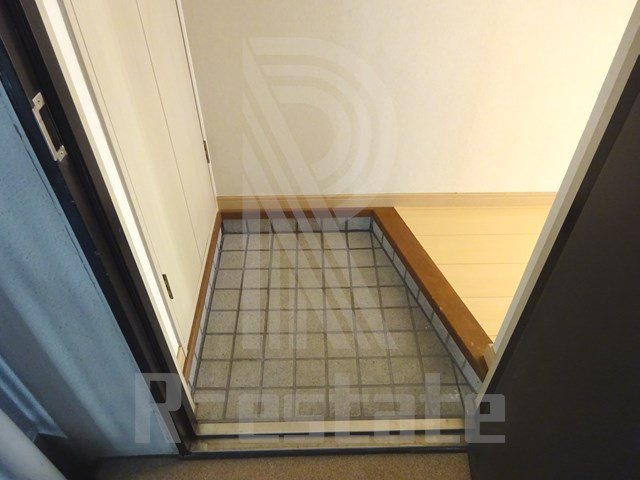 エステートモア西公園 玄関