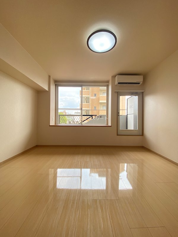 エステートモア白金クロス リビング