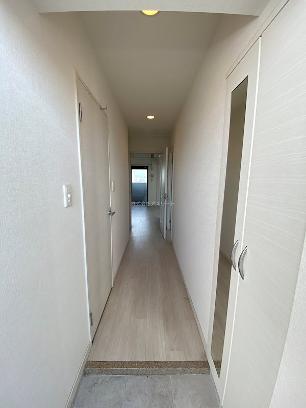 ラファセフェリーズ 玄関