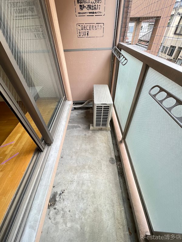 クレタ県庁前 ベランダ