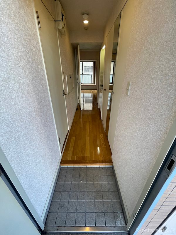 クレタ県庁前 玄関