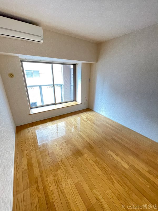 クレタ県庁前 ベッドルーム