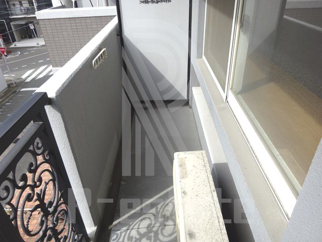 エステートモア天神スタジオ ベランダ