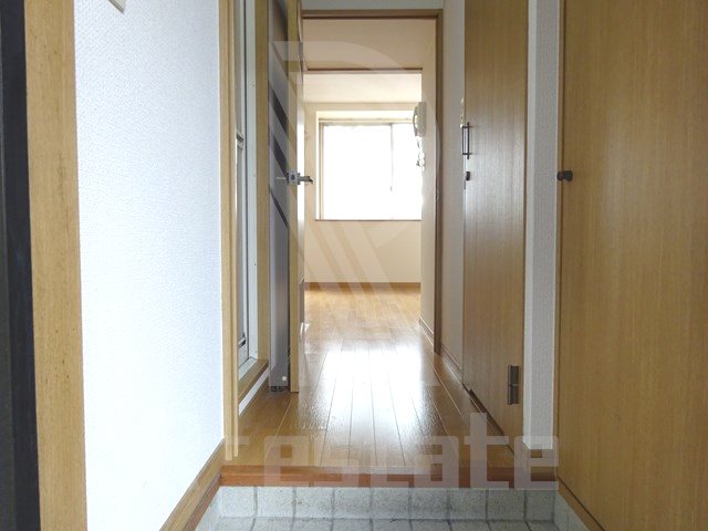 エステートモア天神スタジオ 玄関