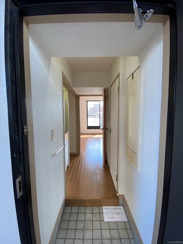 エステートモア博多グランB棟 玄関