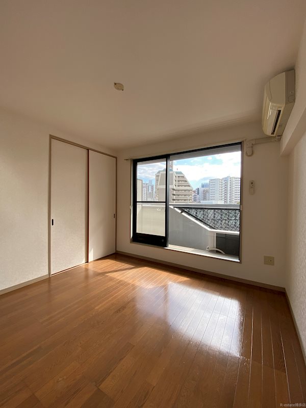 エステートモア博多グランB棟 リビング