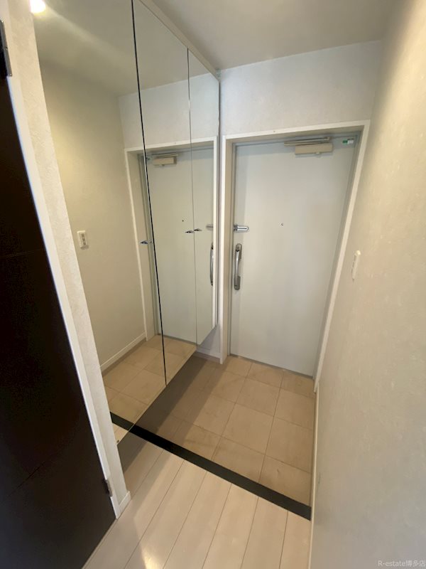 アクタス博多アネックス 玄関